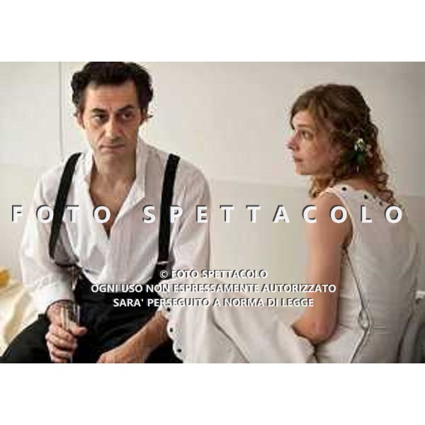 Filippo Timi e Céline Sallette - Un castello in Italia ©Teodora Film