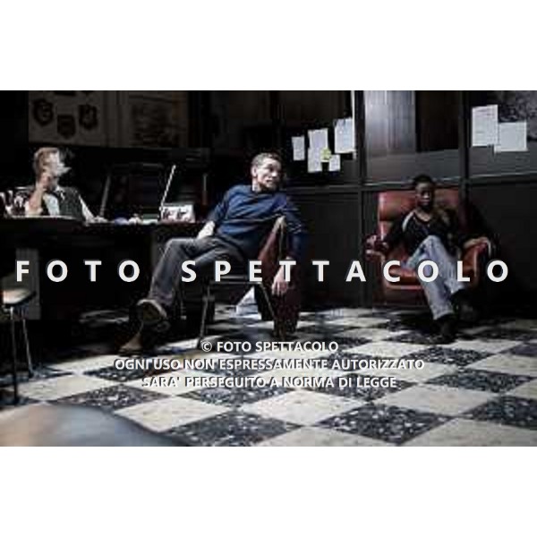 Paolo Sassanelli, Antonello Cossia e Juliet Esey Joseph - Song \'e Napule ©Microcinema Distribuzione